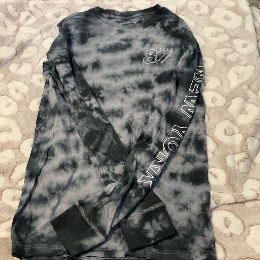 never wore once. i got it without trying it on and it ended up not fitting